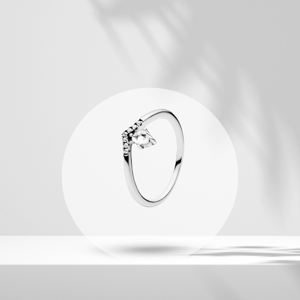 Anillo V con Piedra Lágrima en Plata de Ley 925 - Vijuvera